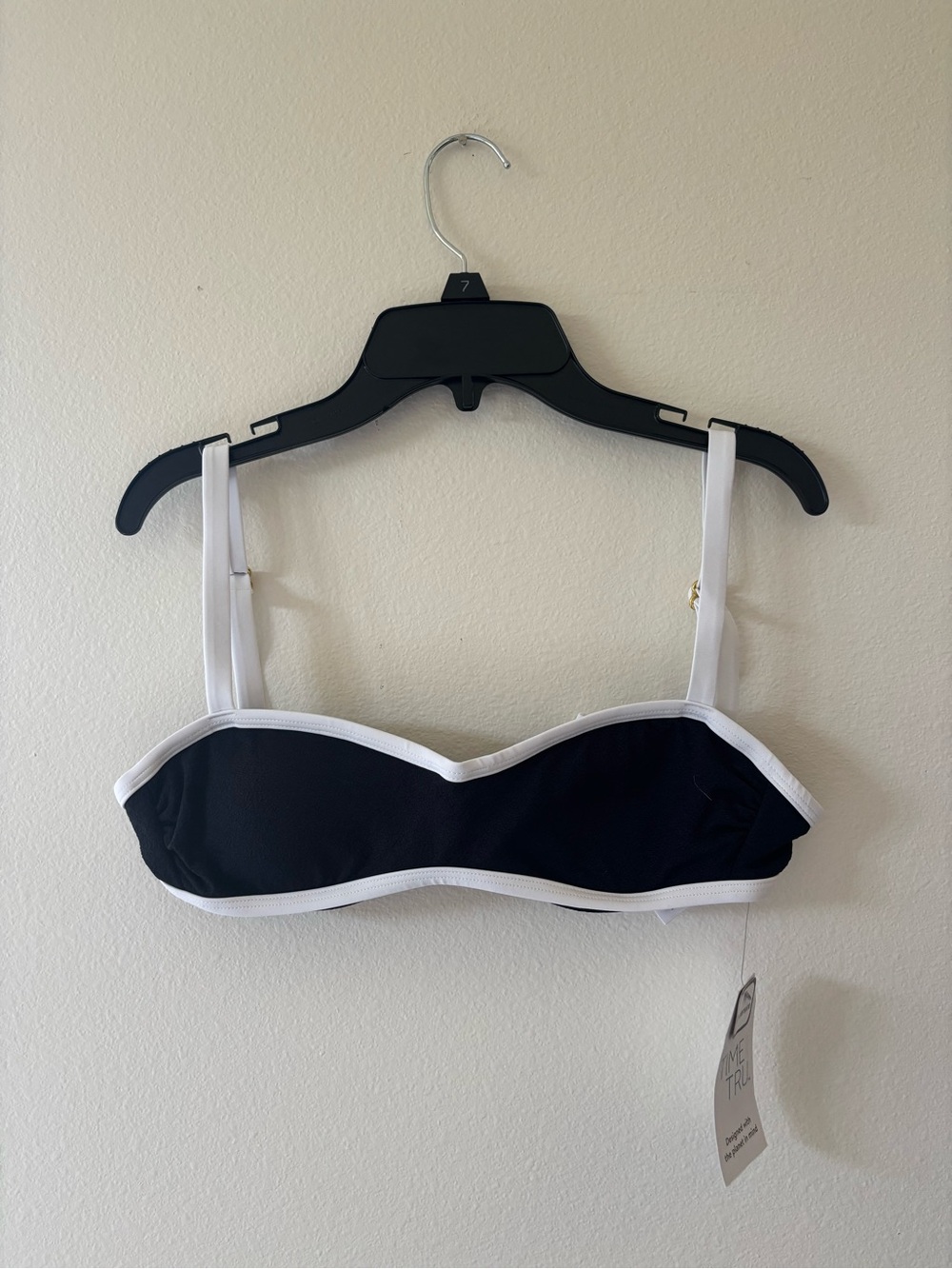 Time and Tru Black and White Underwire Bikini Top. Size XS. NWT